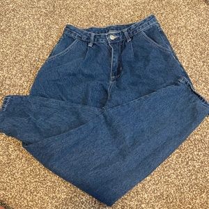 SHEIN High waisted denim boyfriend jeans.